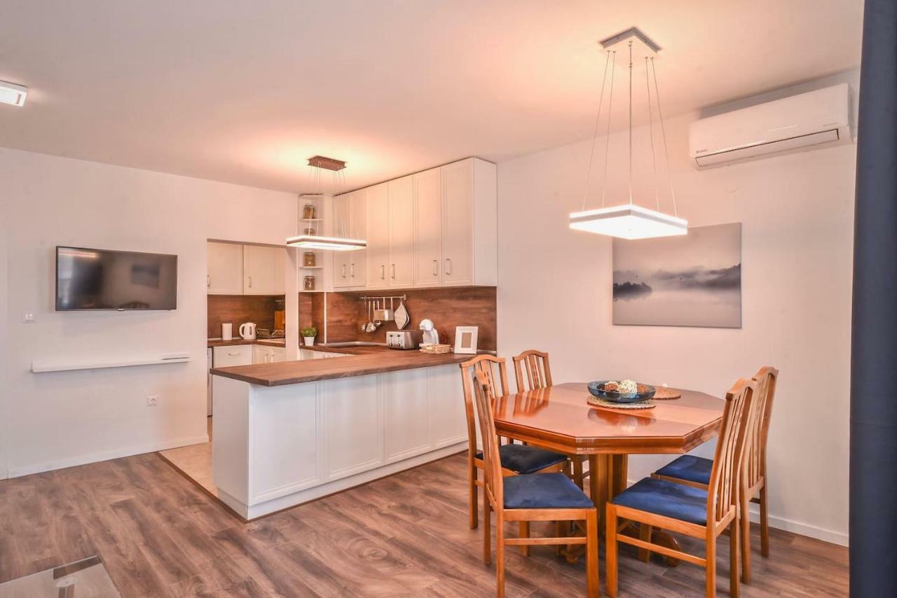 סופיה South Park, Vitosha View, 2-Bdr, 2-Bthr Apartment By Flat Mаnager מראה חיצוני תמונה